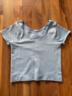 Athleta Woman’s Light Blue Ribbed Scoop Crop Top Size S